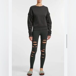 ALO Yoga High-Waist Ripped Warrior Legging size XXS perfect condition NO flaws